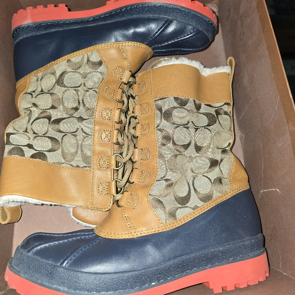 Tan and Navy Patterned Winter Boots